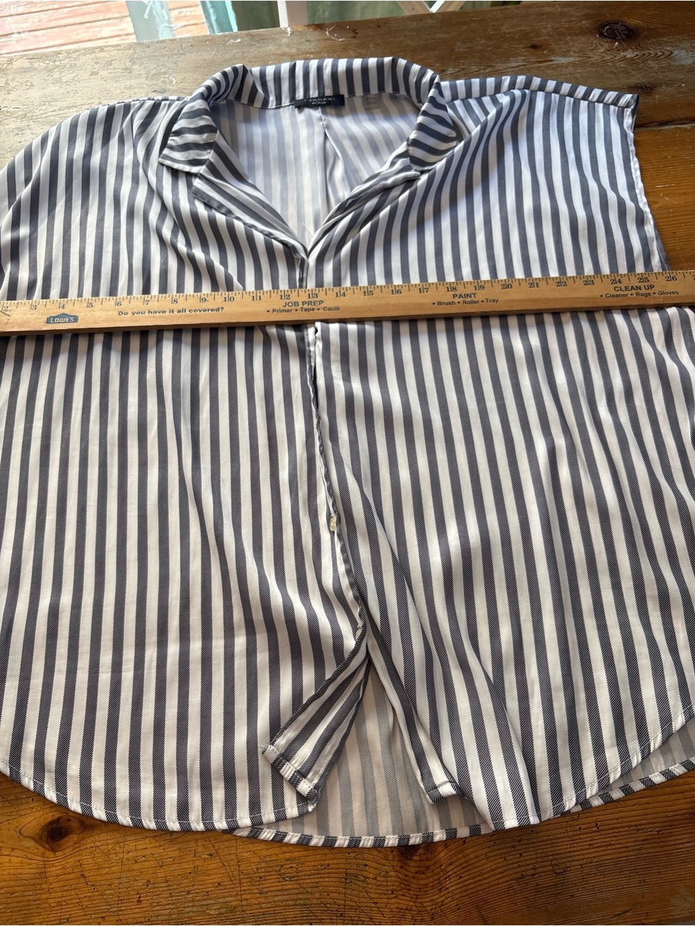 T Tahari Women's 3X Gray White Stripe Button Down Blouse Cap Sleeve Plus - Picture 4 of 9